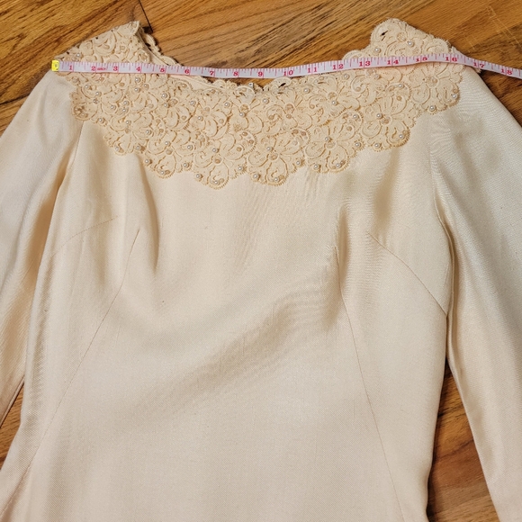 Vintage 1960s Wedding Dress Formal Gown Bride With Pearls & Lace. - Picture 11 of 16